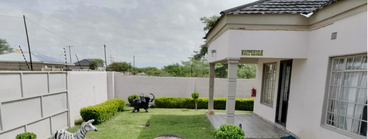 Lee Bed & Breakfast Francistown Ngoại thất bức ảnh