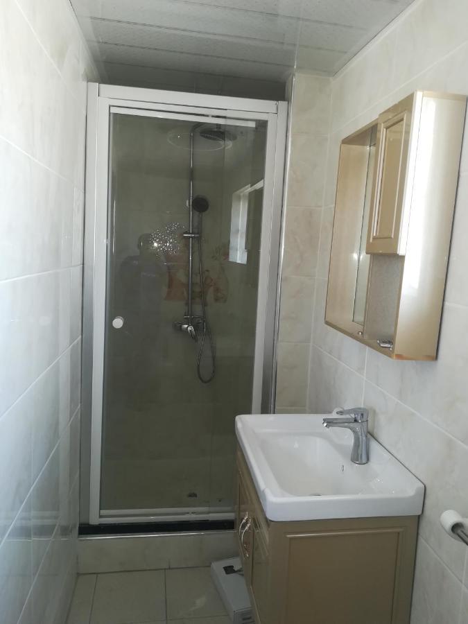 Lee Bed & Breakfast Francistown Ngoại thất bức ảnh